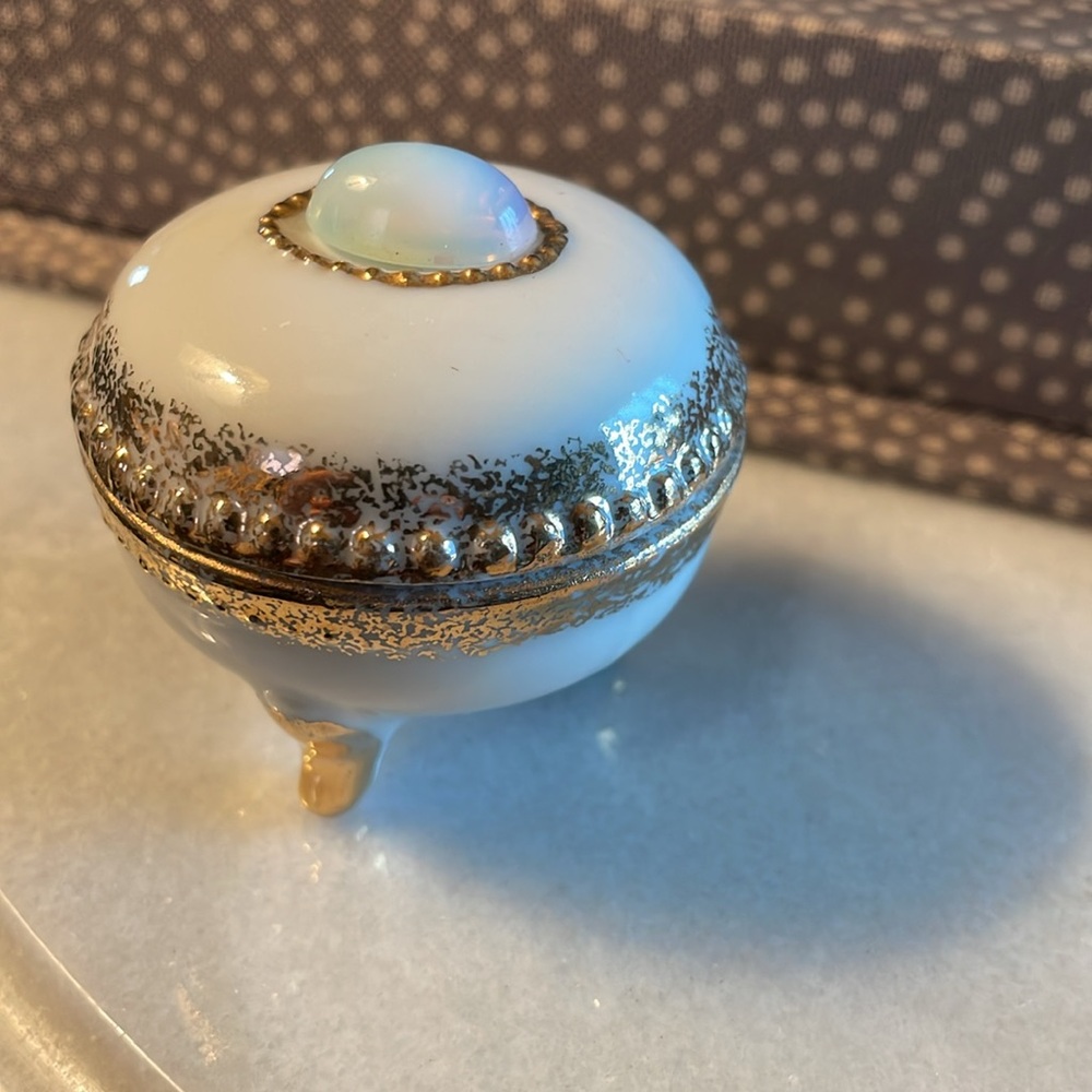 Antique ENESCO ROUND PORCELAIN FOOTED COVERED TRINKET DISH
